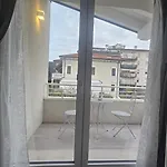 Deluxe, Joy Verona, Private With Garden Near Center, Family Friendly, Independent
